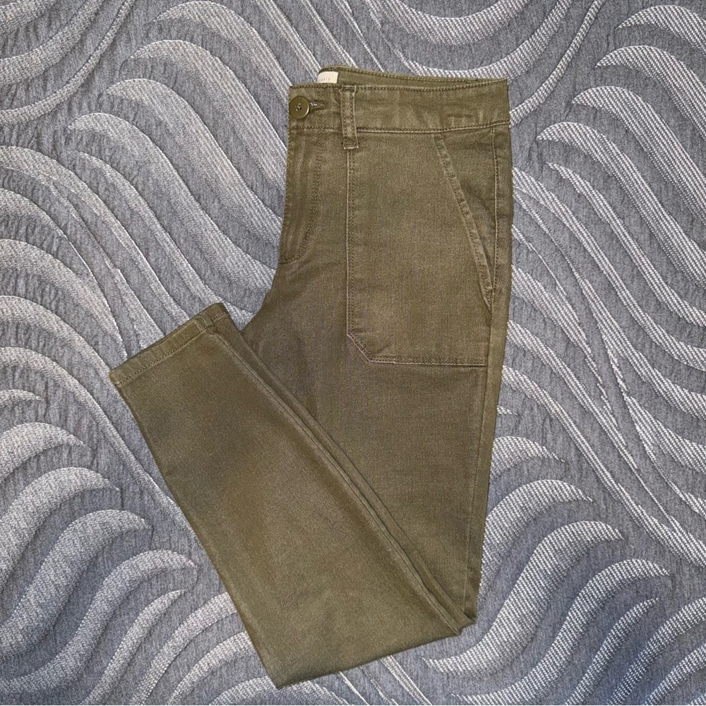 NWOTSanctuary Surplus Khaki Pant: Green Solid Bottoms Women's Size 27, thredUP